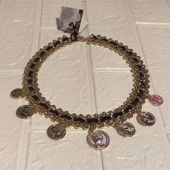 Gardenia Black & Gold Woven Coin necklace - Picture 5 of 6